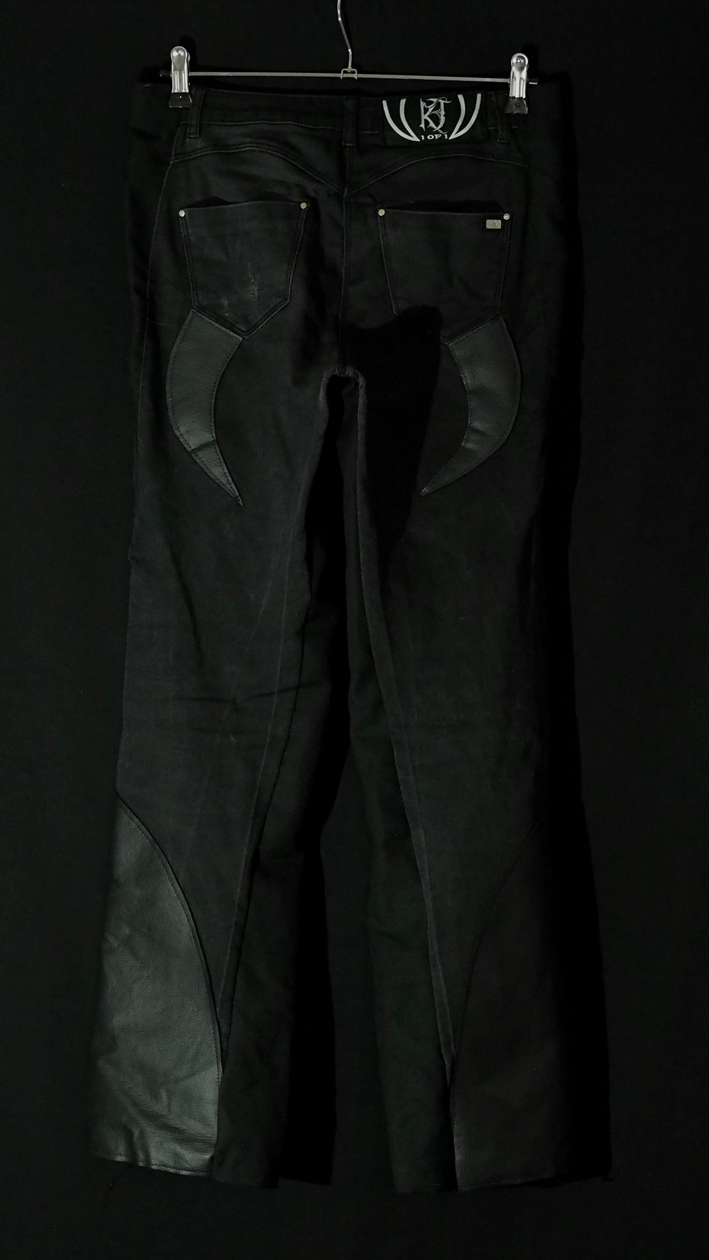 KT black on black