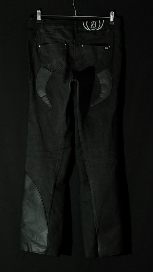 KT black on black