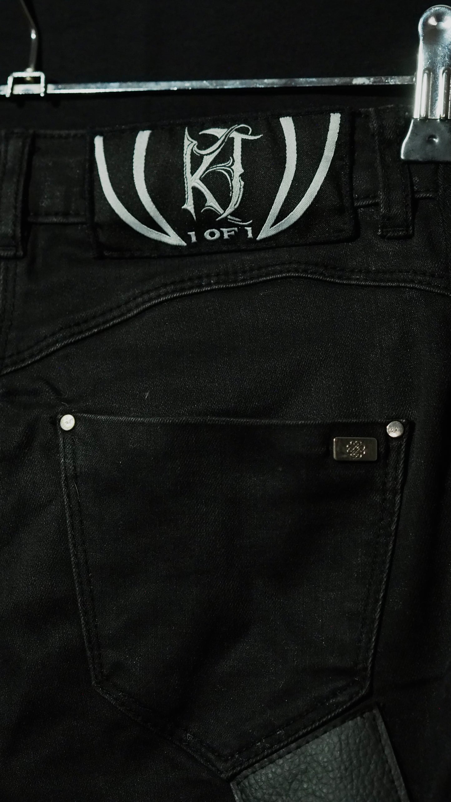 KT black on black